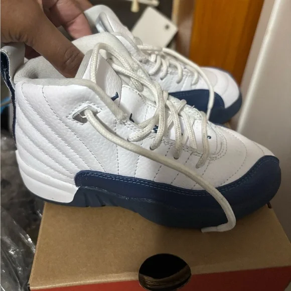 Toddler Jordan 12s - Picture 4 of 5